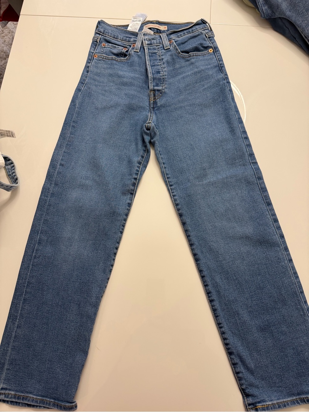 Classic Straight Fit woman Jeans in Medium Blue